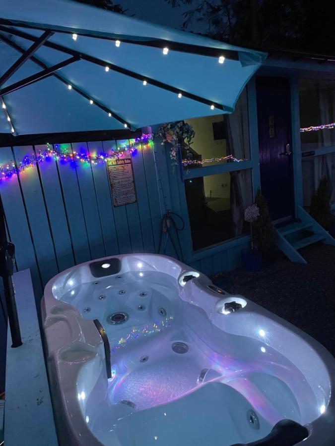 Bankhead Accommodation With Hot Tub Aberdeenshire Gamrie Exterior photo